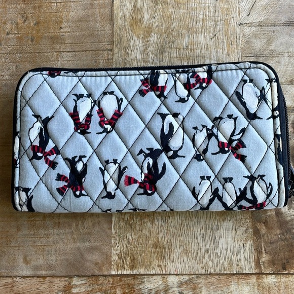 Vera Bradley women’s penguin wallet - Picture 5 of 9